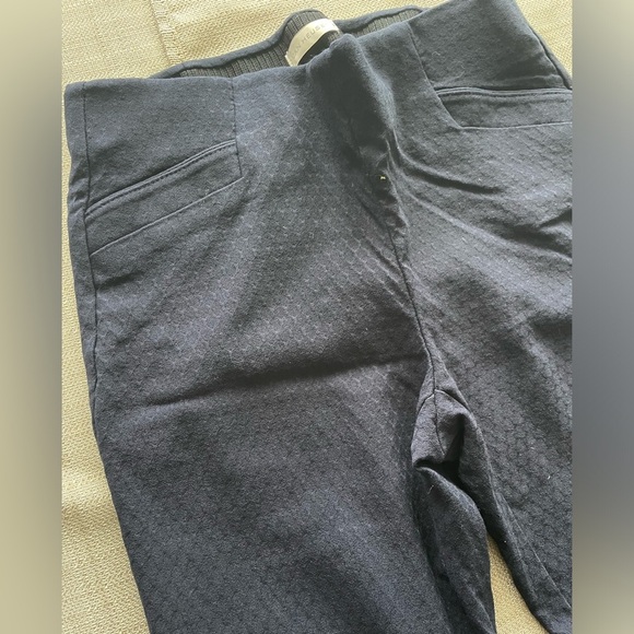 Women's PullOn Elastic Waist Van Heusen Navy Dress Pants - Sz. 4 - Picture 3 of 5